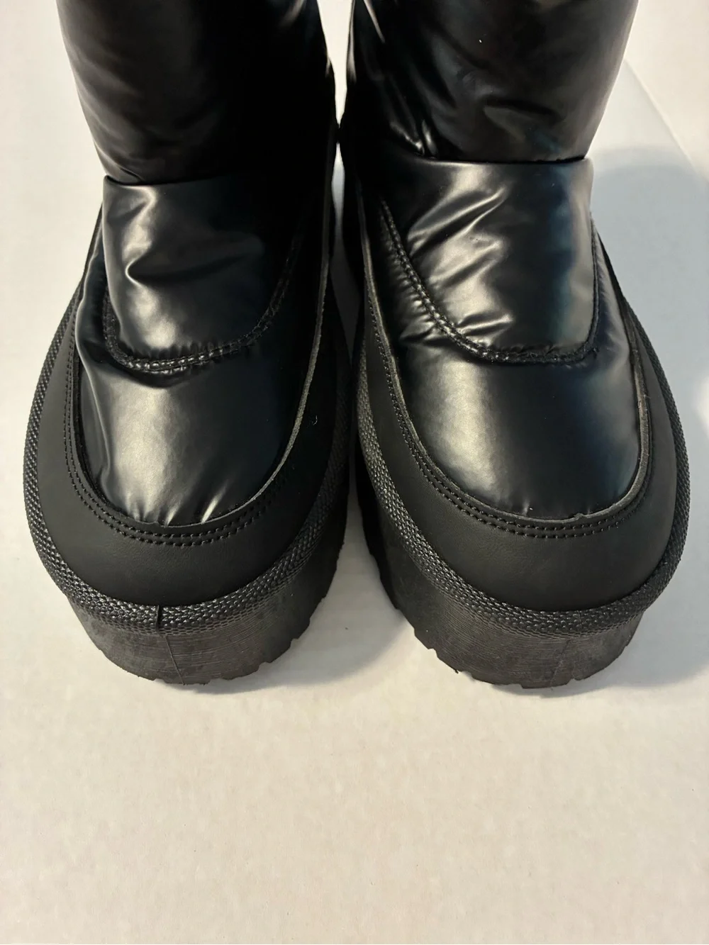 Charlotte Russe Black Puffer Platform Ankle Boots Booties Women’s size 9